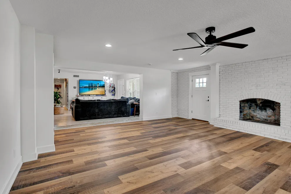 Jax Beach Living Area by BeeTree Homes - Photo 4