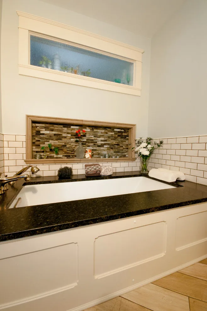 Kimbriel Elegant Retro Bath by Griffin Customs, LLC - Photo 3