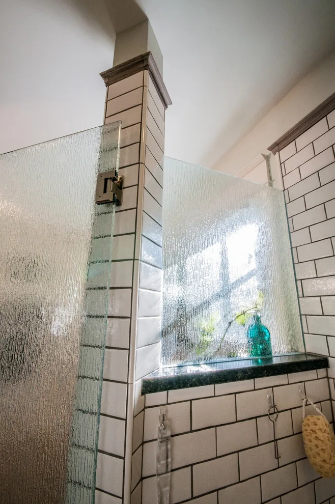 Kimbriel Elegant Retro Bath by Griffin Customs, LLC - Photo 2