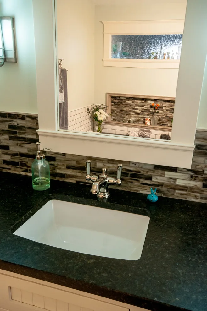 Kimbriel Elegant Retro Bath by Griffin Customs, LLC - Photo 10