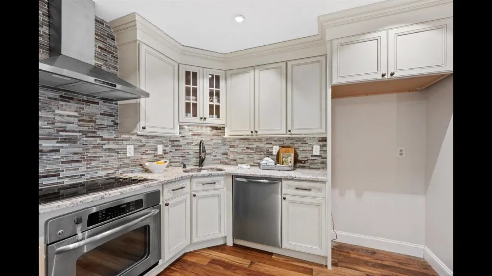 Contemporary Makeover by Apex Homes - Photo 10