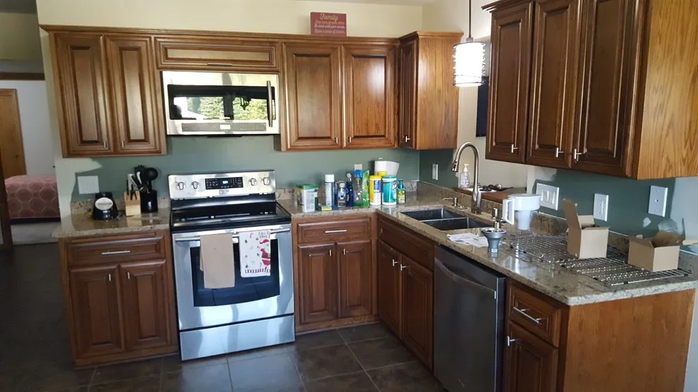 Design Decorating & Kitchens LLC - Photo 2