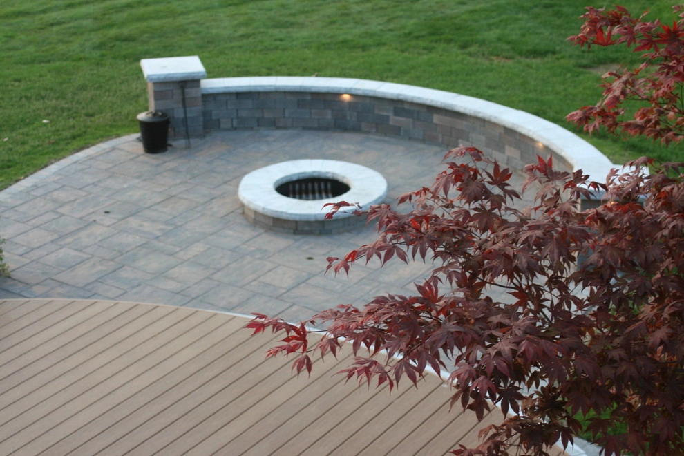 Contemporary Lakeside Entertaining by Barkman Landscaping INC - Photo 14