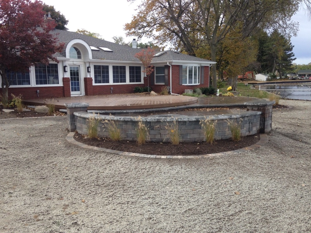 Contemporary Lakeside Entertaining by Barkman Landscaping INC - Photo 18