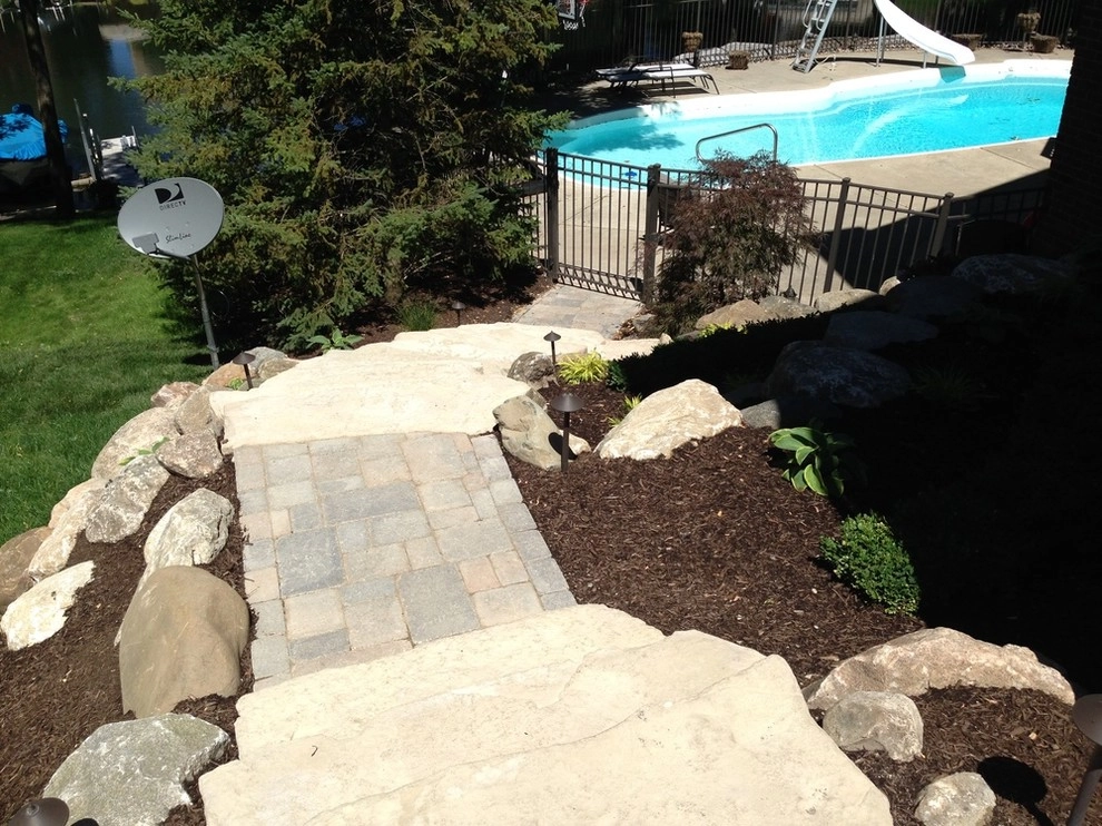 Walkways & Entries by Barkman Landscaping INC - Photo 5