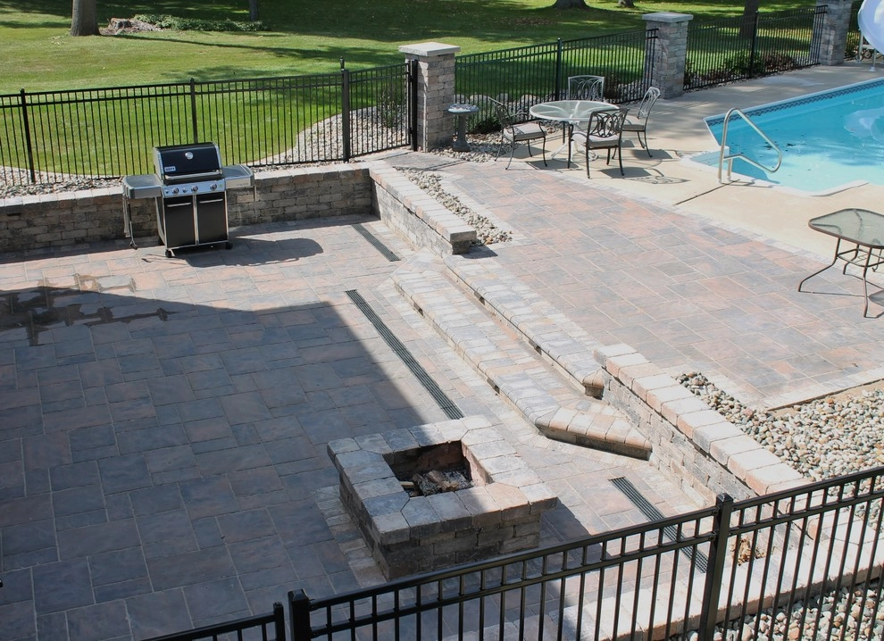 Backyard Entertaining Space by Barkman Landscaping INC - Photo 3