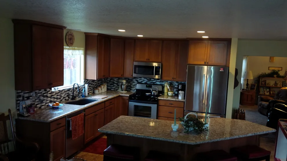 Thomas Home Center - Photo 14