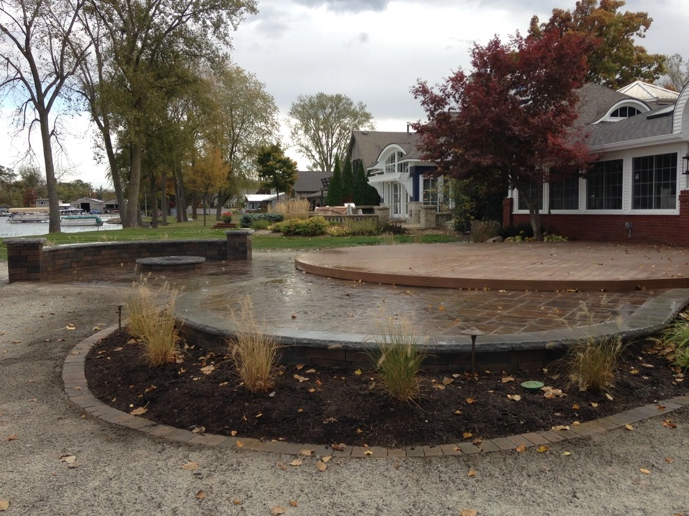 Contemporary Lakeside Entertaining by Barkman Landscaping INC - Photo 16