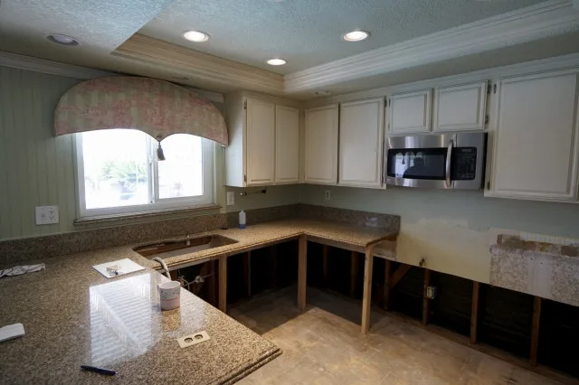 Ontario Kitchen Renovation by Anderson Reconstruction, Inc - Photo 2