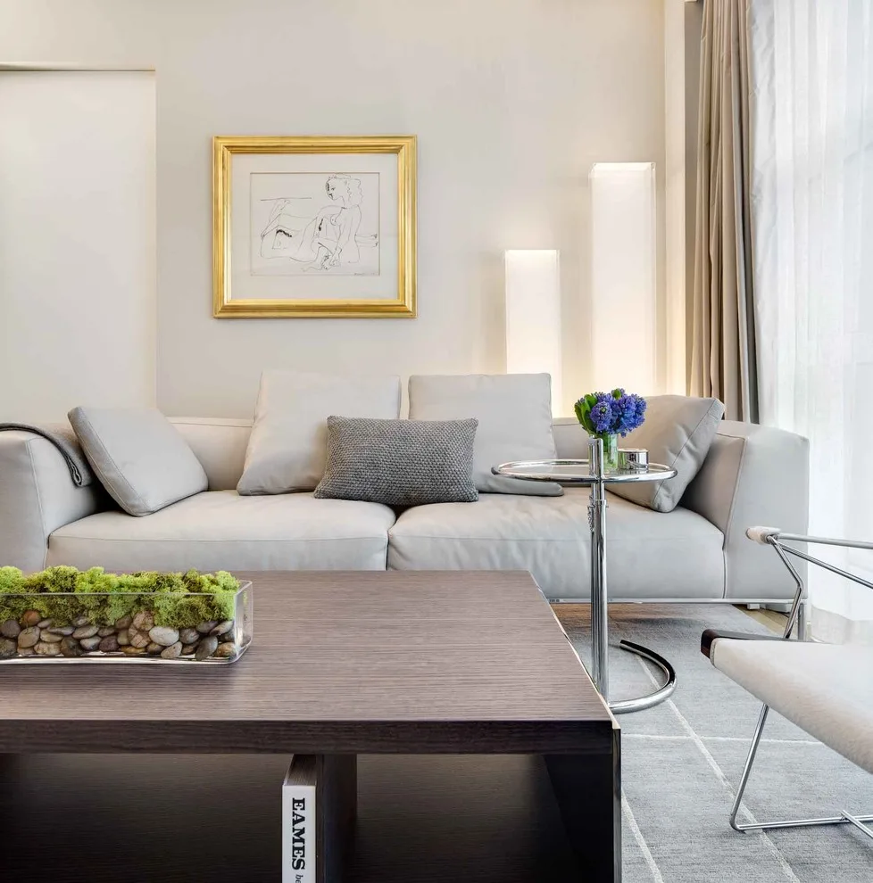 Bowery High-End Residence by Grandeur Hills Group,Inc. - Photo 3