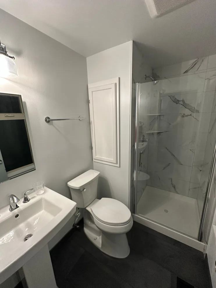 Contemporary Quarters - Photo 5