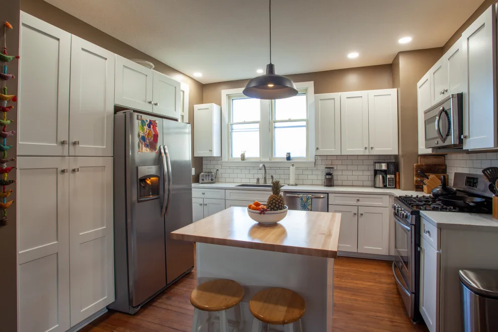 Welcoming and Warm Kitchen by Miracle Contracting Inc. - Photo 4