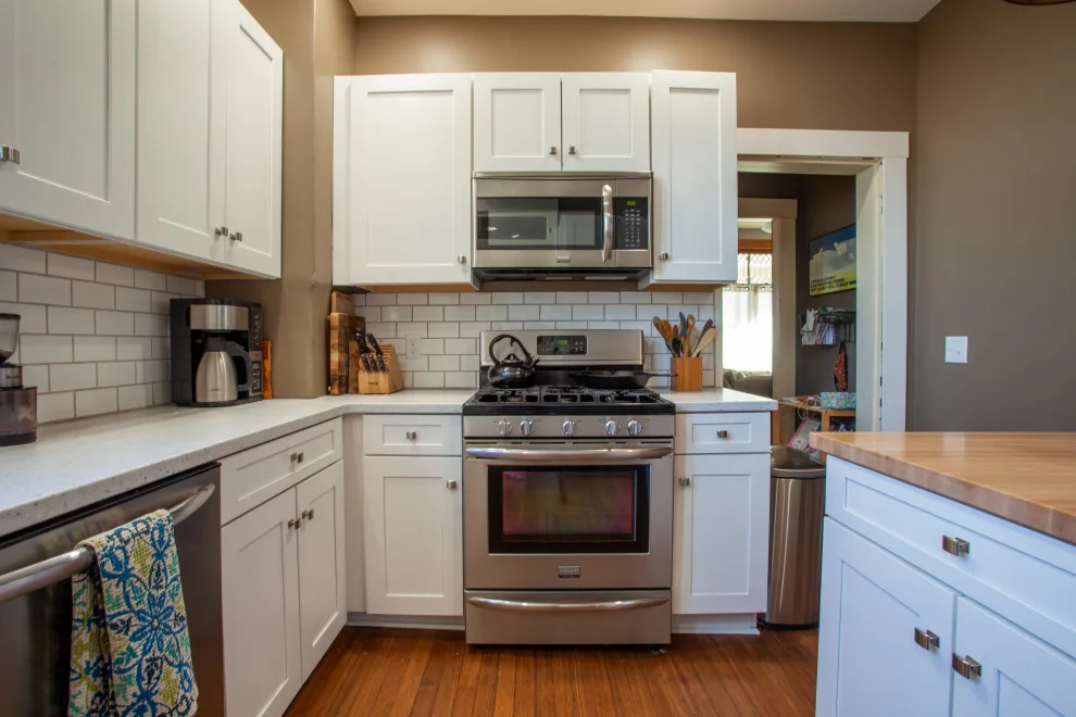Welcoming and Warm Kitchen by Miracle Contracting Inc. - Photo 7