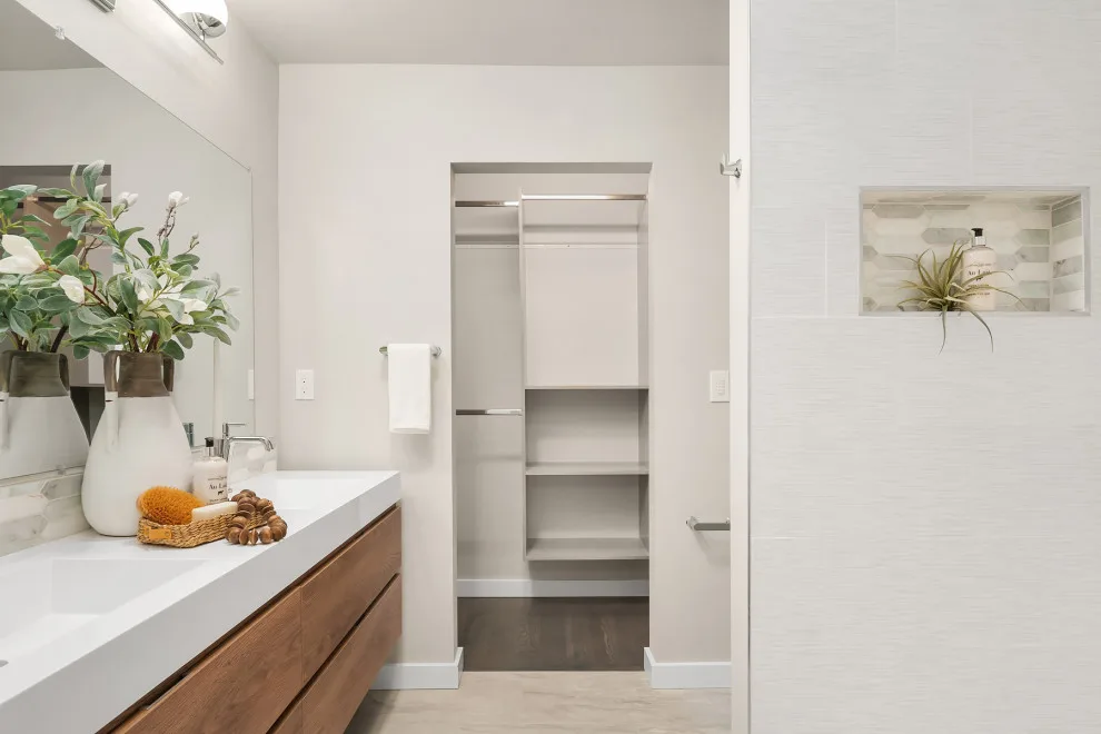 Contemporary Complete Renovation in Seattle by Blue Water Design Build - Photo 16
