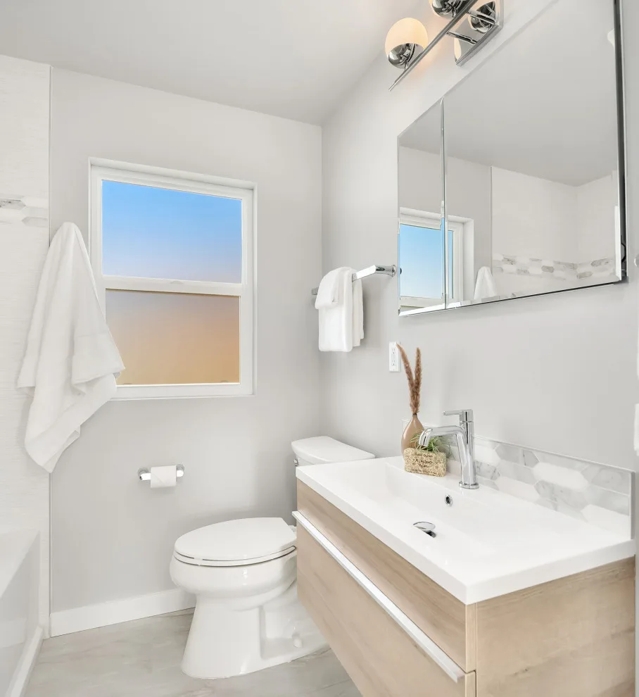 Contemporary Complete Renovation in Seattle by Blue Water Design Build - Photo 14