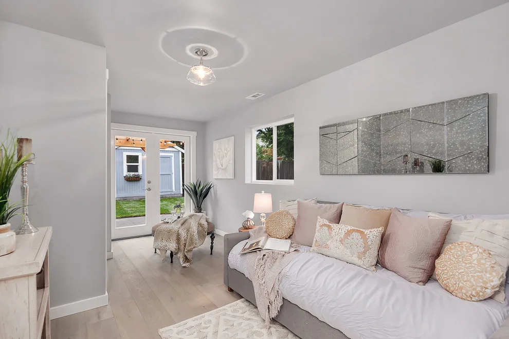 Cottage by Blue Water Design Build - Photo 5