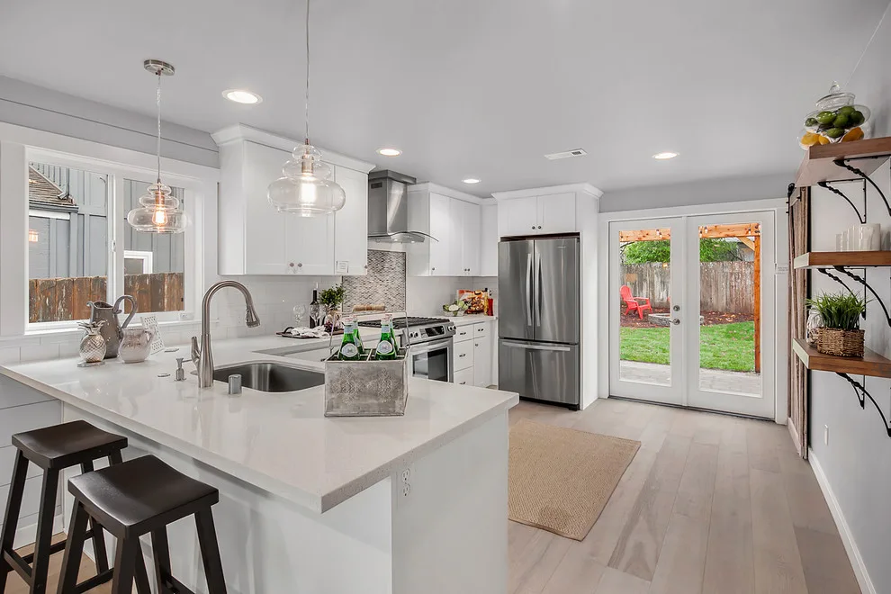 Cottage by Blue Water Design Build - Photo 6