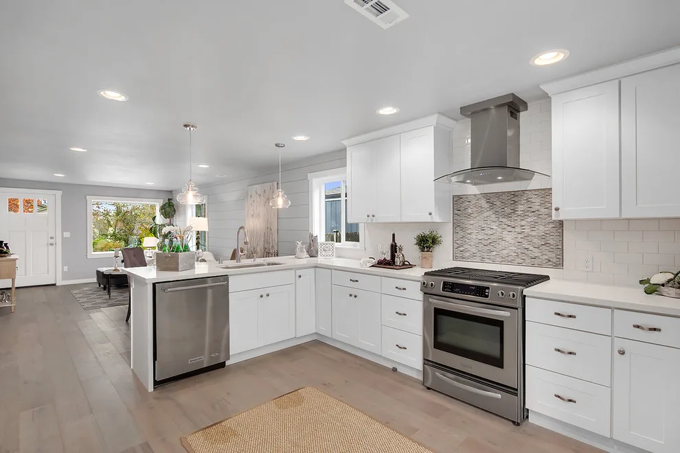 Cottage by Blue Water Design Build - Photo 4