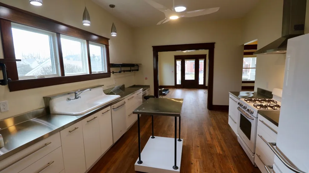 Bungalow Renovation and Expansion by Vincent Abell Contracting - Photo 10