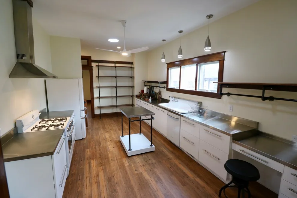 Bungalow Renovation and Expansion by Vincent Abell Contracting - Photo 15