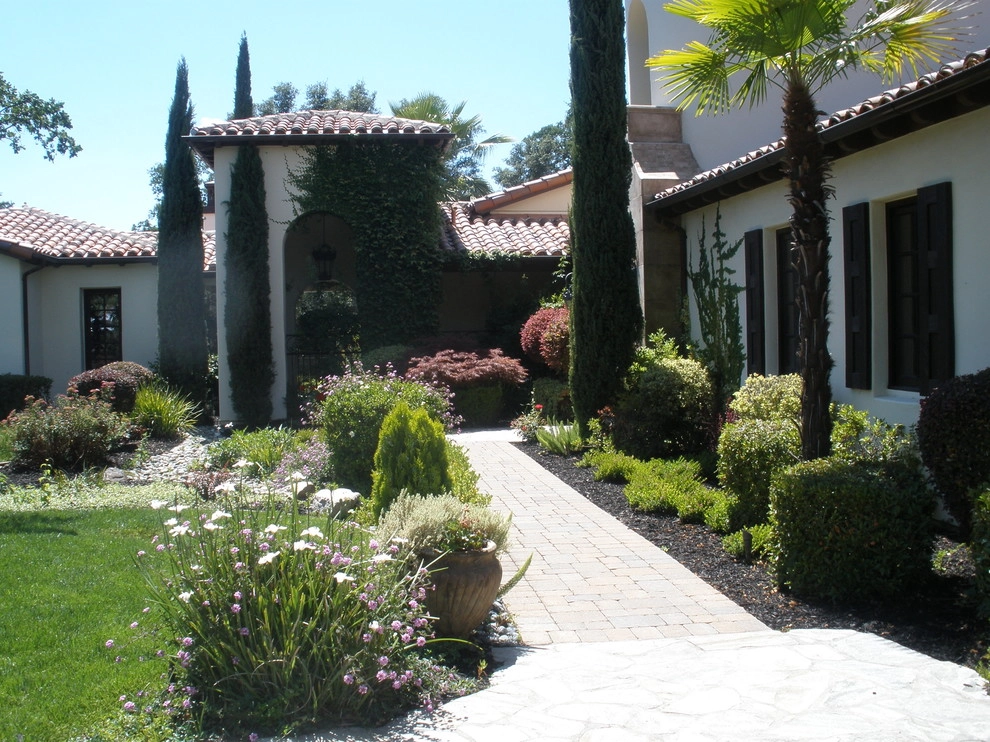 Mission House by Bluestar Landscape Designers - Photo 8