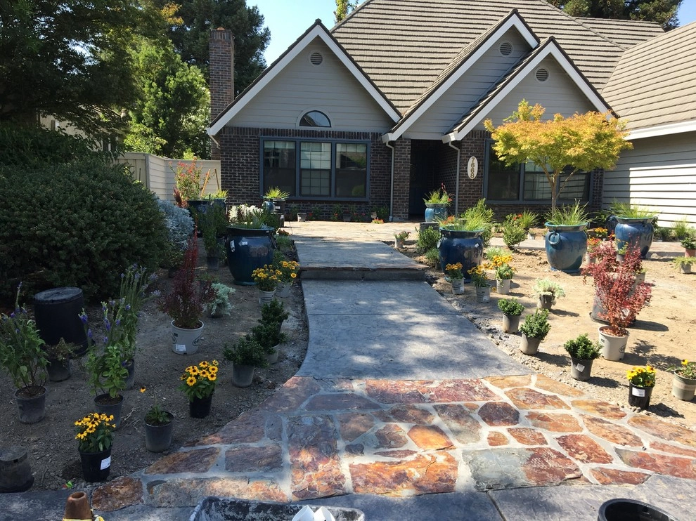Blue Pots Create a Courtyard Feel in Sacramento Front Yard by Bluestar Landscape Designers - Photo 2