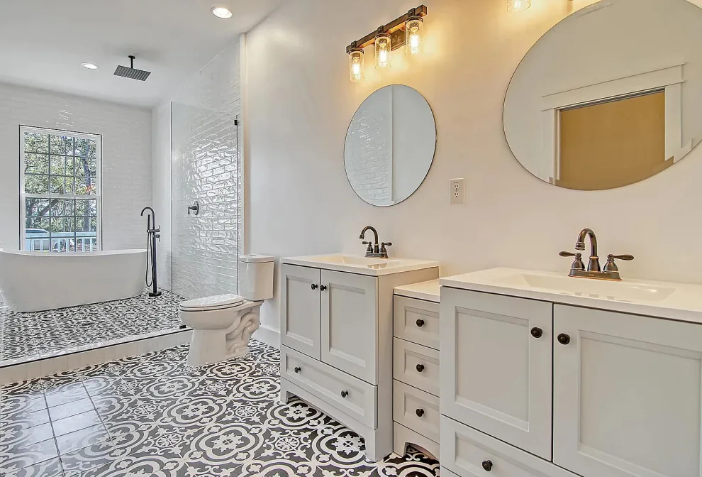 Custom New Construction in Colonial Style by Southern Harbor Construction LLC - Photo 3