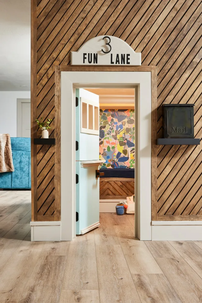 Color Pop Interiors - Photo 3