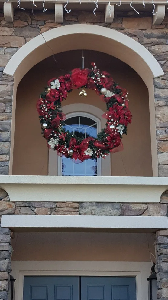 Holiday Illumination & Personalized Wreath by Diamond West Development - Photo 4
