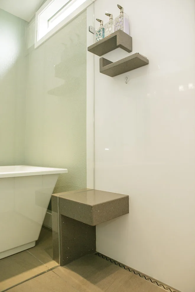 Sleek and Contemporary Main Bathroom by Renovative Resource - Photo 2