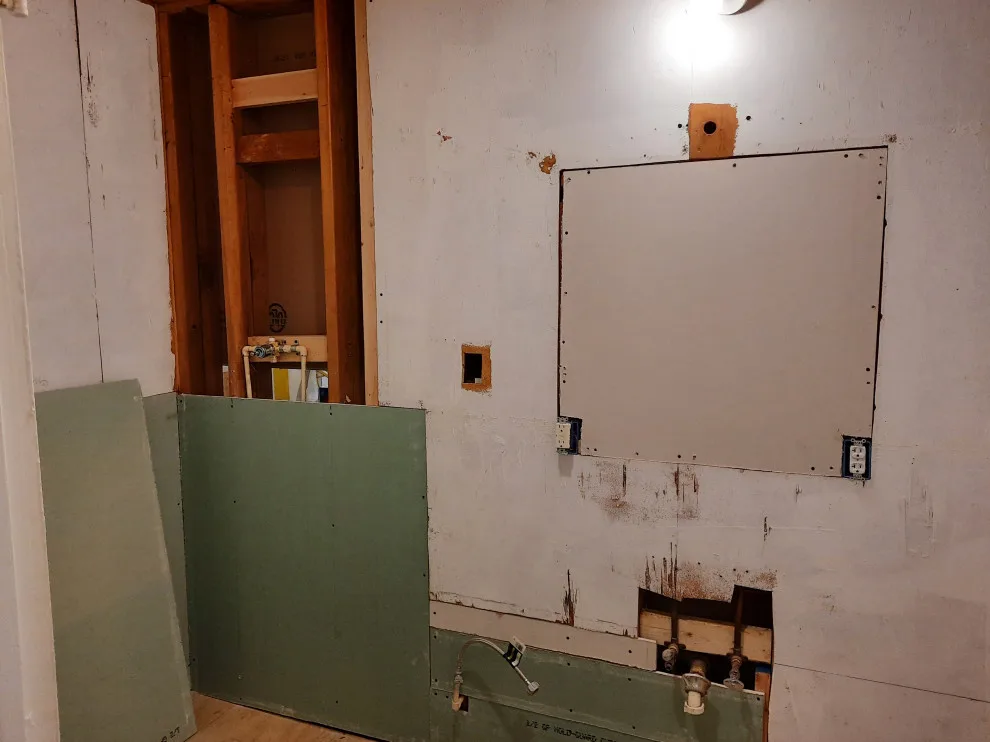 Comprehensive bathroom renovation by Valeria Home Improvements - Photo 12