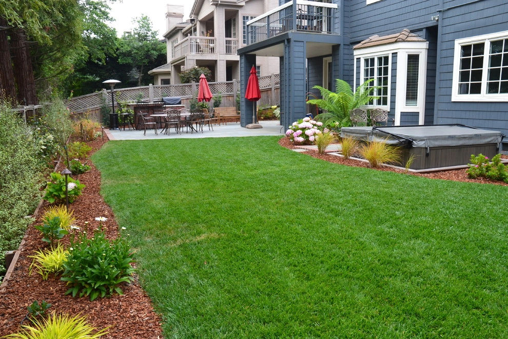 Traditional Tiburon Garden by Bon Terra Landscapes Inc. - Photo 4