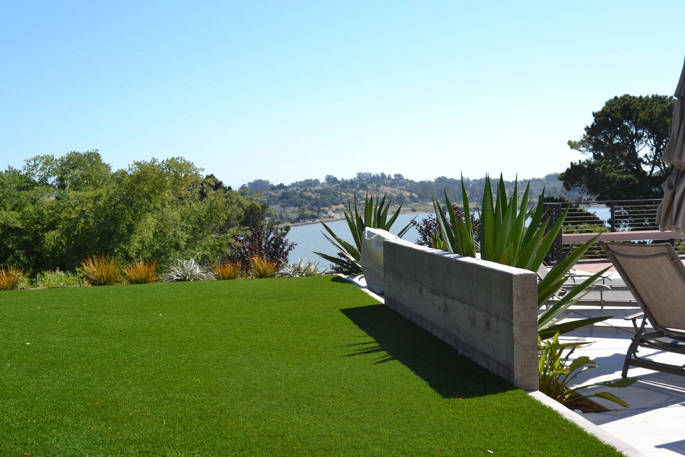 Modern San Rafael, CA by Bon Terra Landscapes Inc. - Photo 2