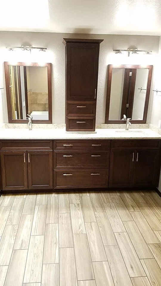 Modern Elegance in the Master Bathroom by Johnson And Sons Construction - Photo 4