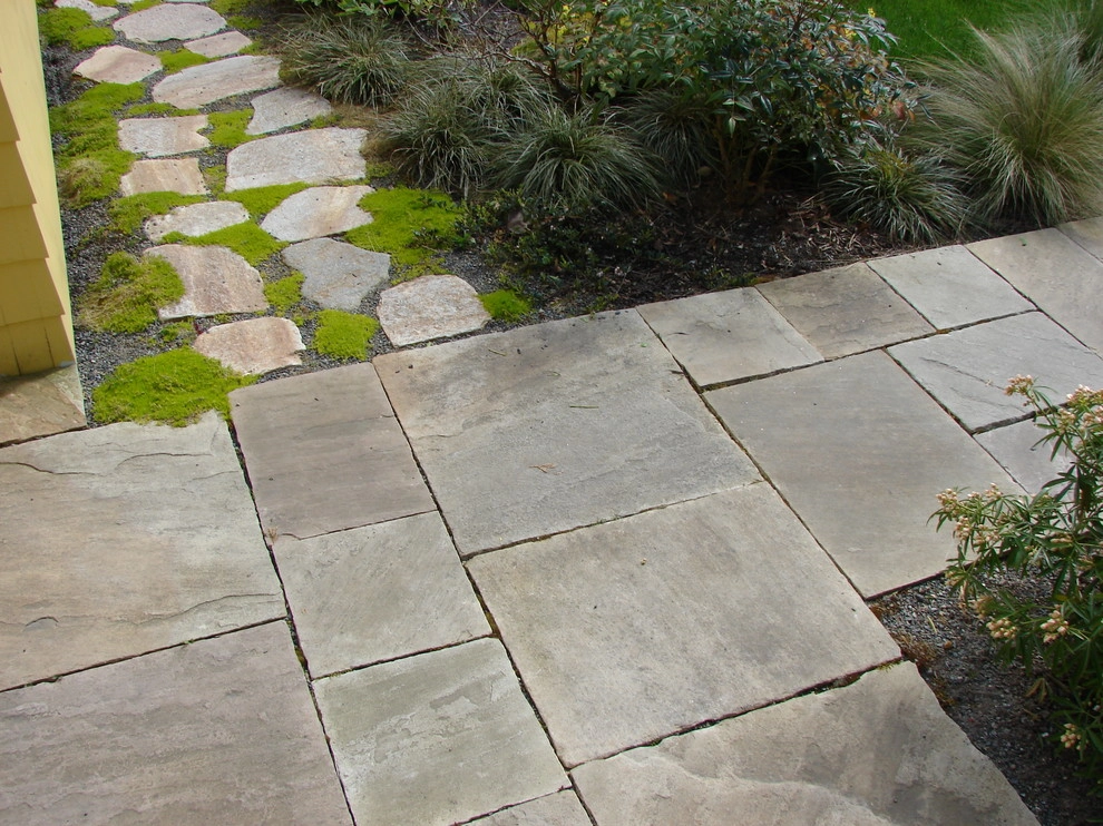 Northwest Contemporary Yard - Green Lake, Seattle by Borealis Landscape & Design DBA Skipley Farm - Photo 4