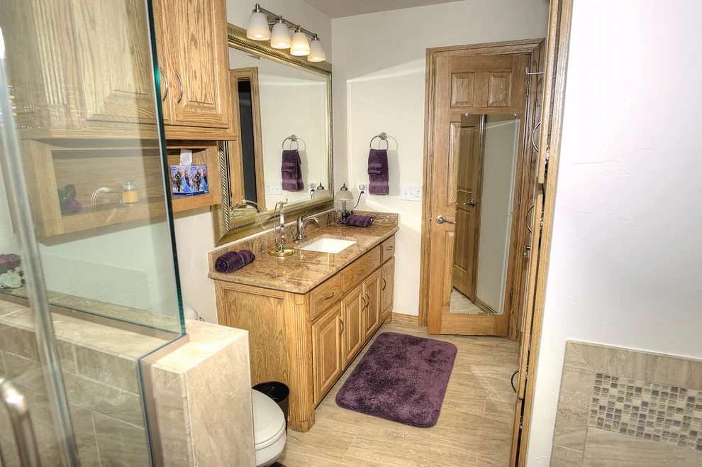 Modern Bathroom by Home Renew - Photo 5