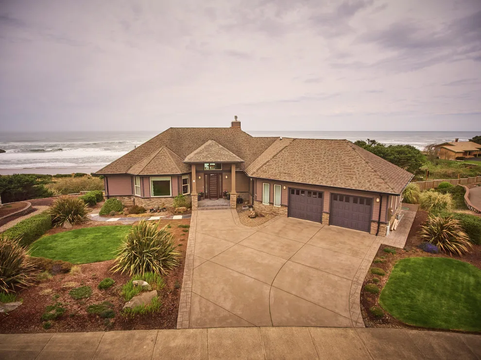 Modern Coastal Residence by Matt White, Neil Kelly Company - Photo 7