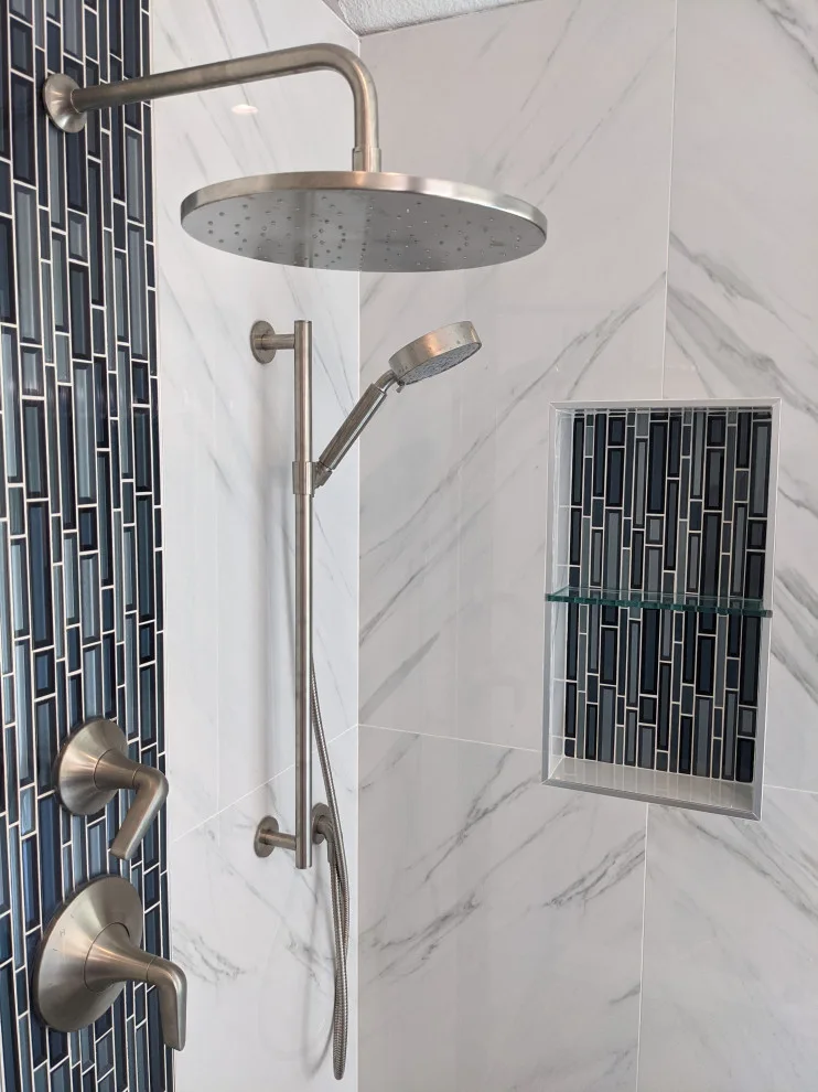 Modern grey and white bathroom by Prime & Precision - Photo 21