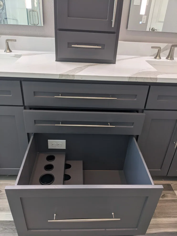 Modern grey and white bathroom by Prime & Precision - Photo 19