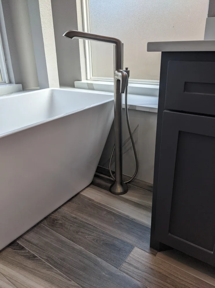 Modern grey and white bathroom by Prime & Precision - Photo 9