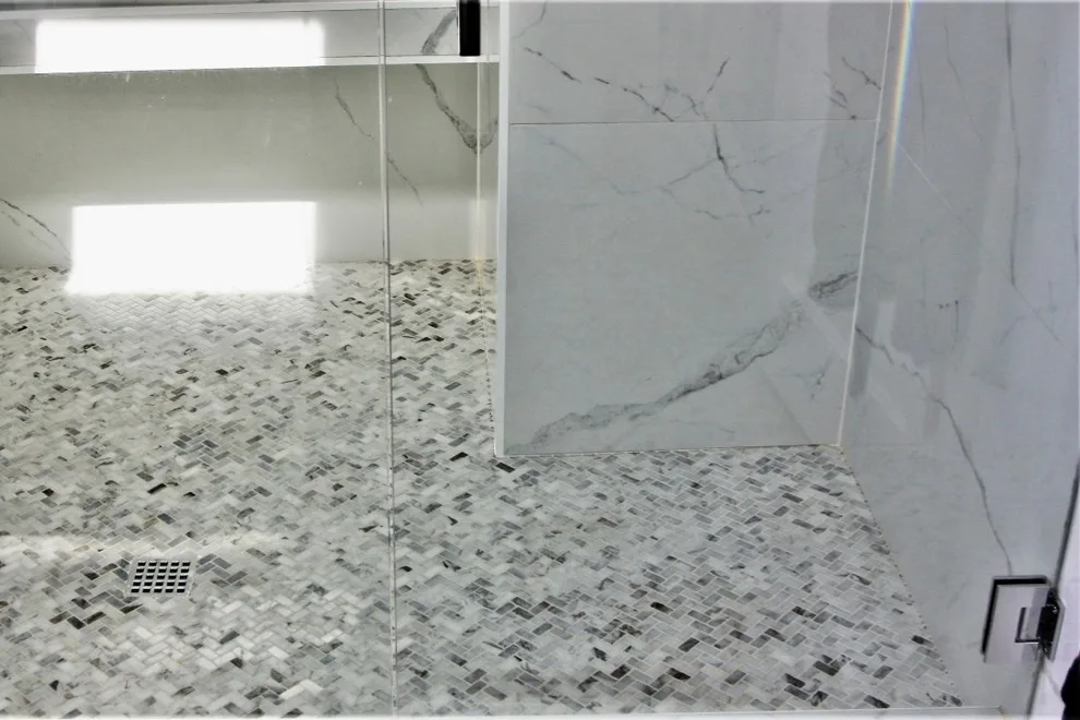 Modern Elegant Renovation by UMI Seattle - Photo 2
