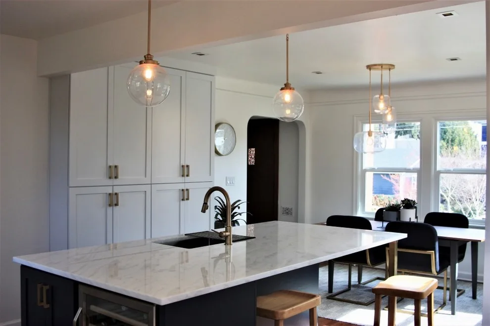 Modern Elegant Renovation by UMI Seattle - Photo 4