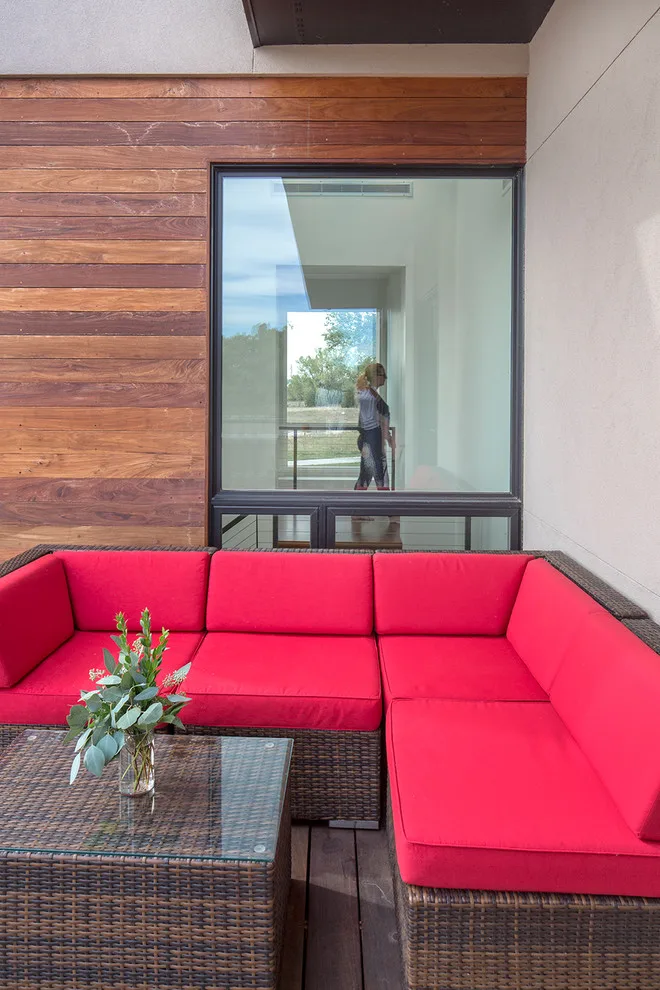 Modern Lakeside Residence by Craig Tuttle Construction, Inc. - Photo 10