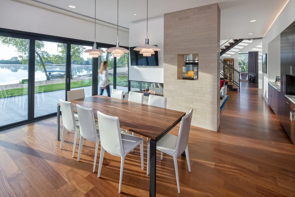 Modern Lakeside Residence by Craig Tuttle Construction, Inc. - Photo 4