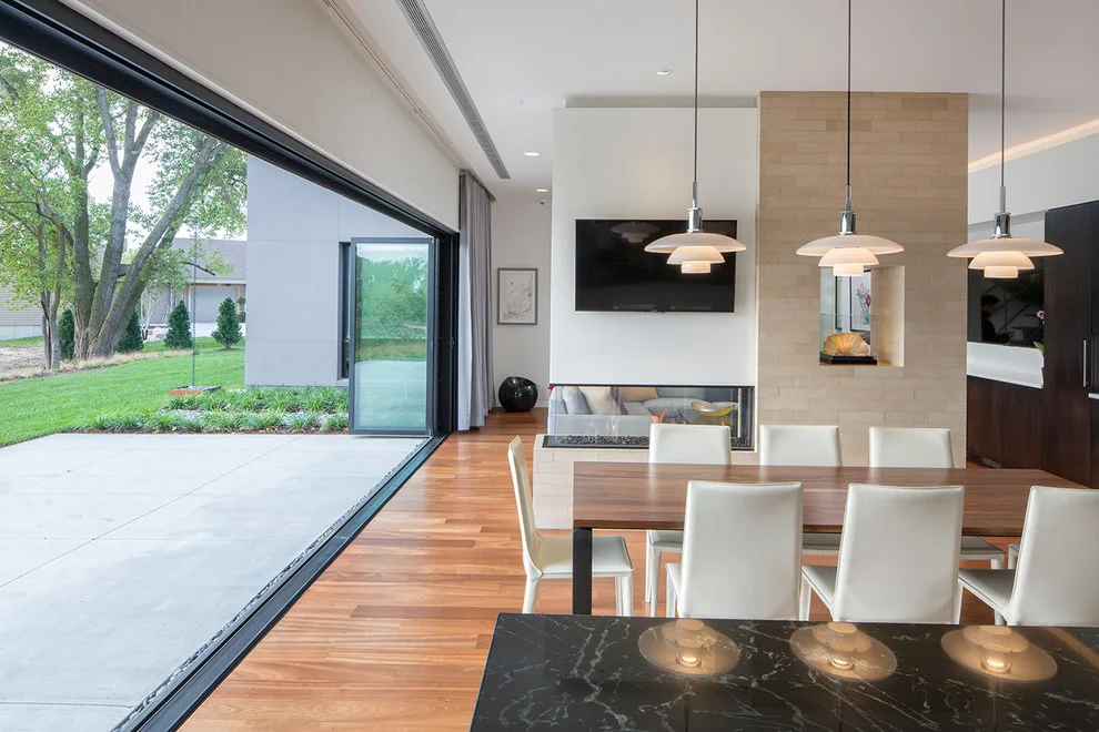 Modern Lakeside Residence by Craig Tuttle Construction, Inc. - Photo 9