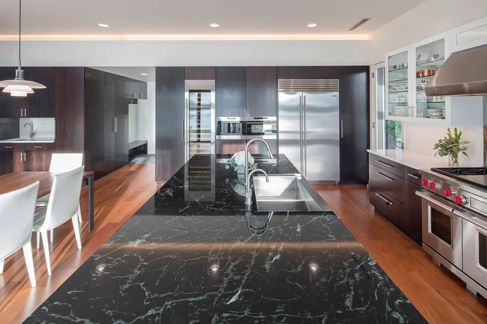 Modern Lakeside Residence by Craig Tuttle Construction, Inc. - Photo 7