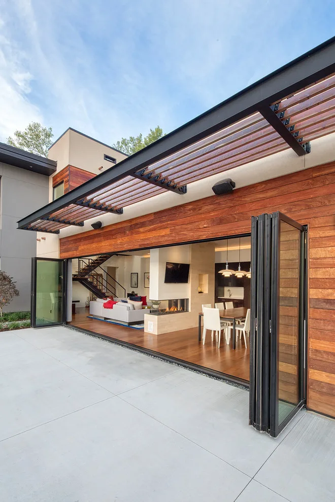 Modern Lakeside Residence by Craig Tuttle Construction, Inc. - Photo 5
