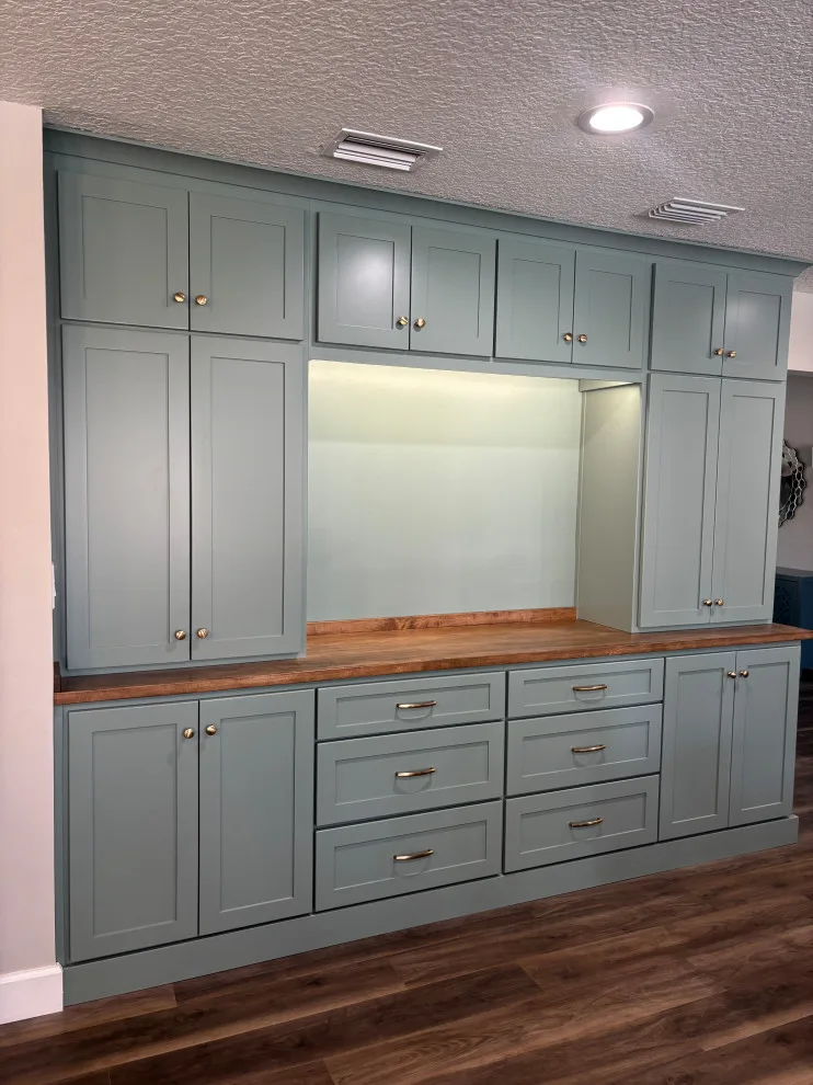 Distinctive Homes, LLC - Photo 12