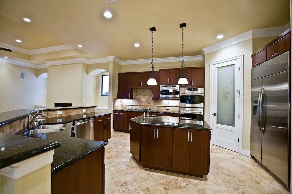 Tailored Hill Country Residence by Town Oak Construction - Photo 2