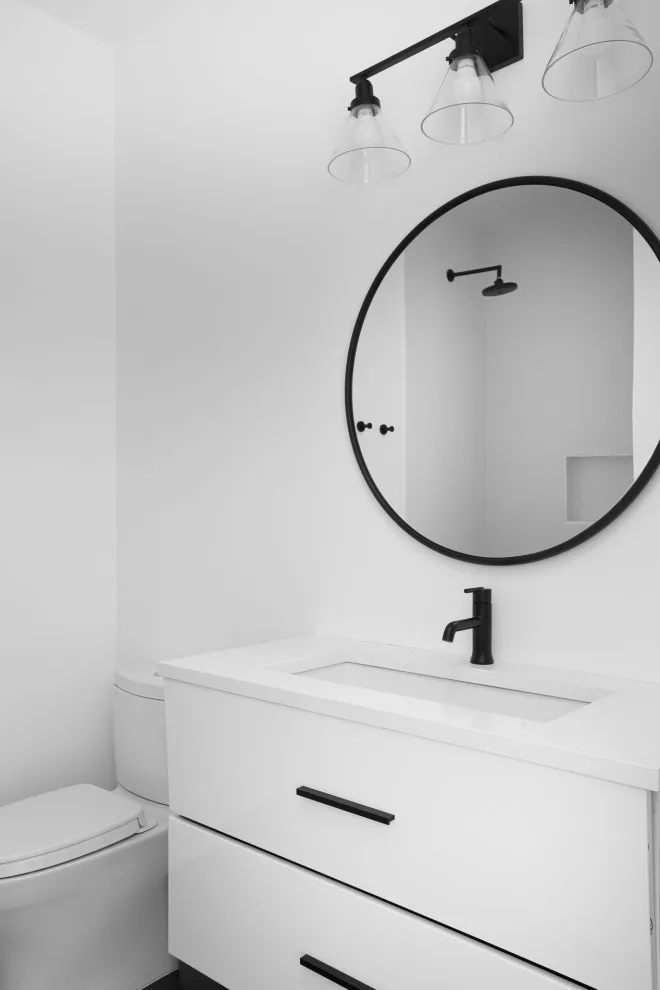 Modern Tailored Construction by Lifestyle Designs And Remodeling - Photo 12
